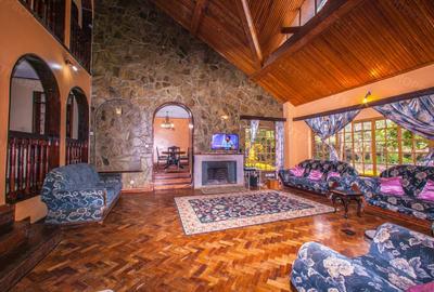 5 Bed House with En Suite at Mimosa