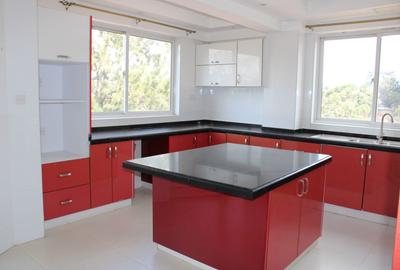 3 Bed Apartment with En Suite in Westlands Area - 4