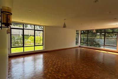 5 Bed Townhouse with En Suite in Lavington - 3