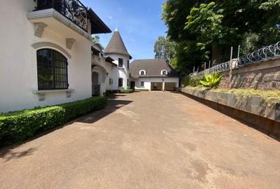 5 Bed Villa with En Suite in Kitisuru