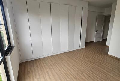 3 Bed Apartment with En Suite at Othaya Road - 4