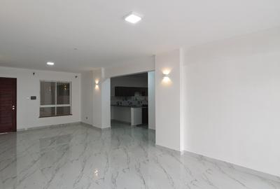 4 Bed Apartment with En Suite in Parklands - 2