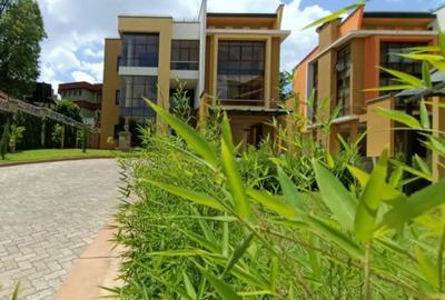 5 Bed Townhouse with En Suite in Lavington