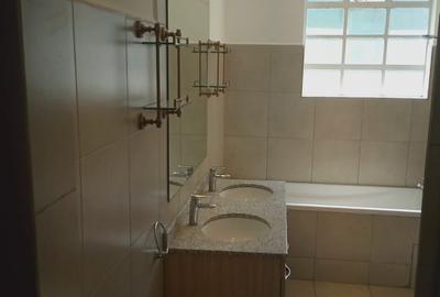 3 Bed Apartment with En Suite in Lavington