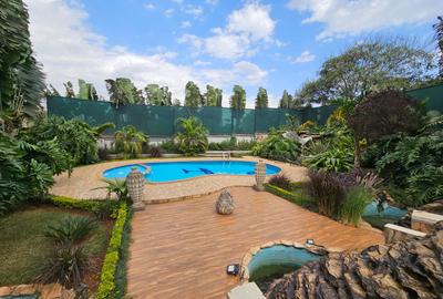 5 Bed House with En Suite in Runda