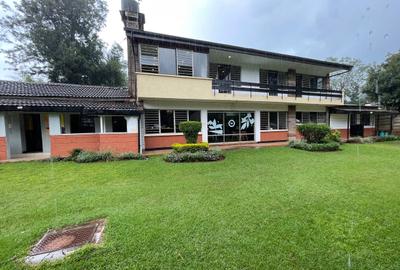 Commercial Property with Parking in Lavington