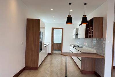 3 Bed Apartment with En Suite in Parklands