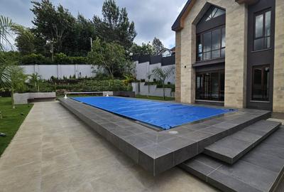 5 Bed House with En Suite in Runda - 2