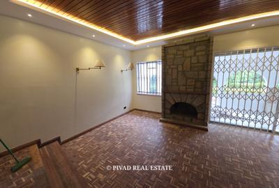 4 Bed House with Garden in Rosslyn - 4
