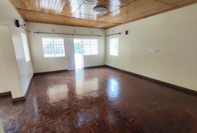 3 Bed House with En Suite at Near Galleria