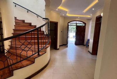 6 Bed Villa with En Suite in Lavington