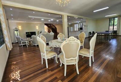 5 Bed House with En Suite at Near Unep