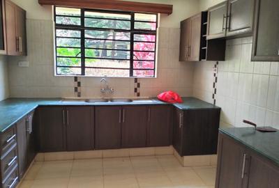 4 Bed Townhouse with En Suite in Nyari