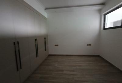 6 Bed Apartment with En Suite in Parklands