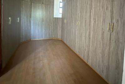 4 Bed Townhouse with En Suite at Lavington - 3