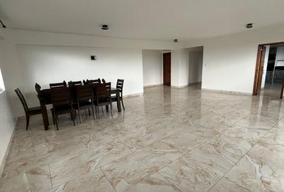 4 Bed Apartment with En Suite at General Mathenge