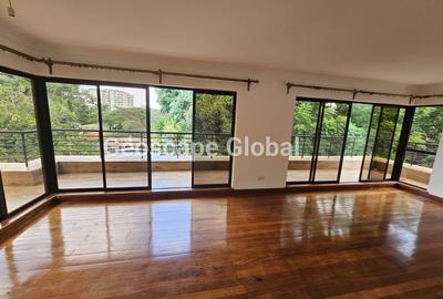 5 Bed House with En Suite in Lavington - 4