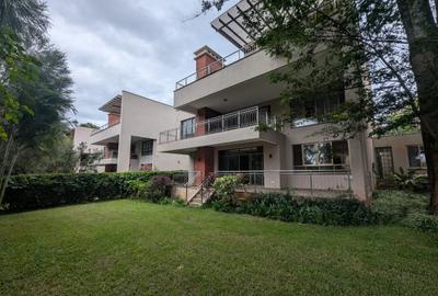 5 Bed Townhouse with En Suite in Lavington