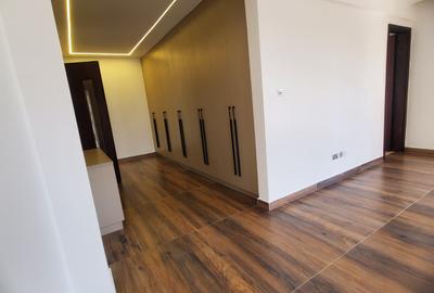 Serviced 2 Bed Apartment with En Suite in Westlands Area - 3