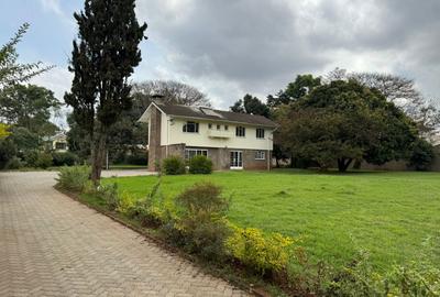 4 Bed House with En Suite in Lavington