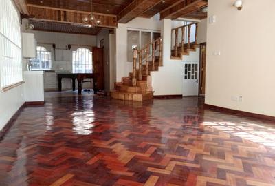 4 Bed Townhouse with En Suite at Bendera