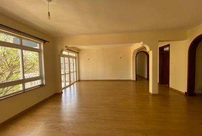 3 Bed Apartment with En Suite in Brookside