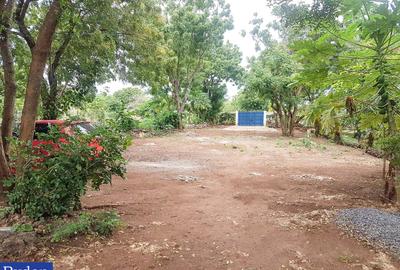 3 Bed House with En Suite at - 2