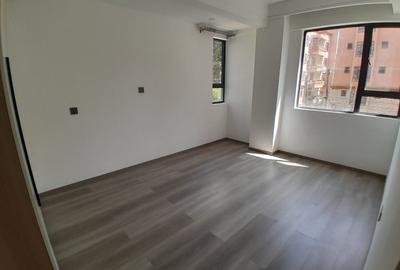 1 Bed Apartment with En Suite in Hurlingham - 3