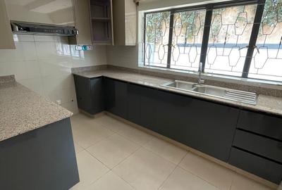 4 Bed Townhouse with En Suite in Westlands Area - 4