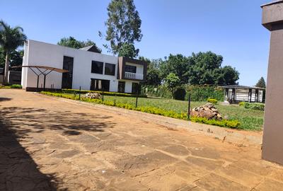 6 Bed House with En Suite in Runda