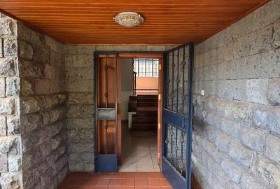 5 Bed Townhouse with En Suite in Lavington - 2
