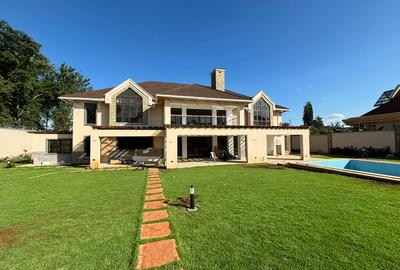 5 Bed Villa with En Suite in Runda