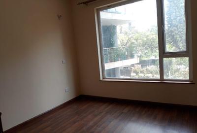 4 Bed Apartment with En Suite at Parklands - 3
