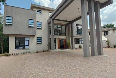 5 Bed Villa with En Suite in Karen