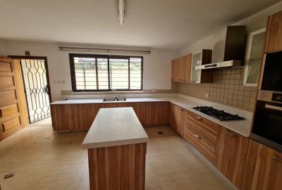 4 Bed Townhouse with En Suite at Kileleshwa
