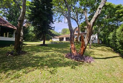 5 Bed House with En Suite in Runda - 4