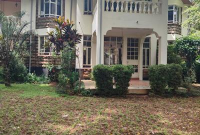 5 Bed House with En Suite at Lavington