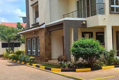 5 Bed Townhouse with En Suite in Lavington