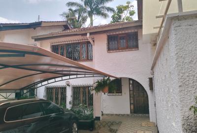 4 Bed Townhouse with En Suite in Kilimani - 2