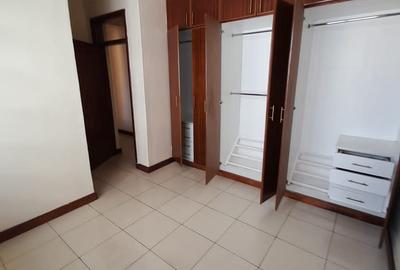 3 Bed Apartment with En Suite in Ruaka