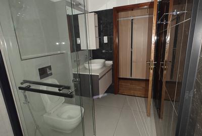 5 Bed Apartment with En Suite in General Mathenge - 3