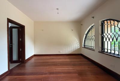 5 Bed Townhouse with En Suite in Lavington
