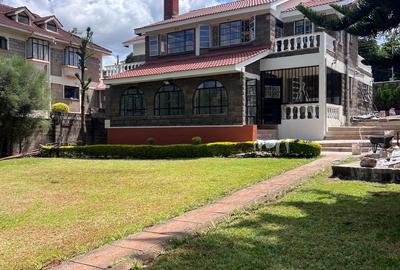 5 Bed House with En Suite in Mountain View - 2