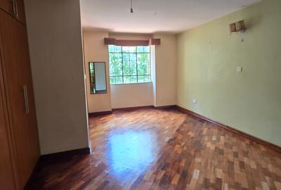 4 Bed Townhouse with En Suite at Lavington Road - 4