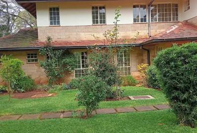 5 Bed Townhouse with En Suite in Rosslyn - 3