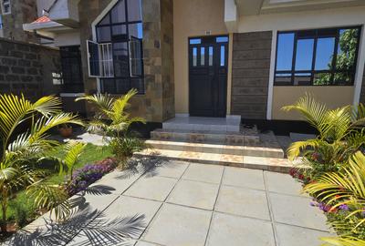 3 Bed House with En Suite at New Rain Hotel