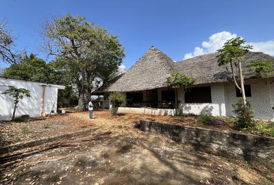 4 Bed House with En Suite in Kikambala