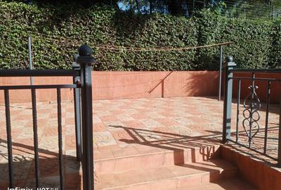 4 Bed House with En Suite in Nyari