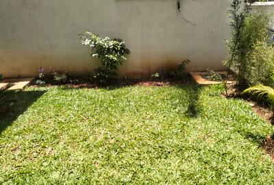 5 Bed Townhouse with En Suite in Lavington - 4