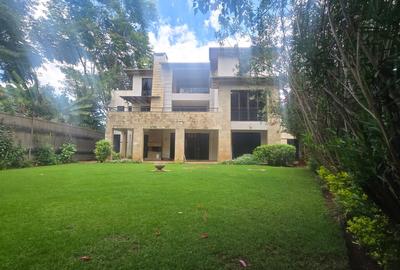 5 Bed House with En Suite in Lavington